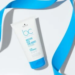 Schwarzkopf BC Moisture Kick Curl Bounce 150ml -Hair Pro Verkoop skp bc relaunch social feed moisture kick flatlay 1 1080x1080